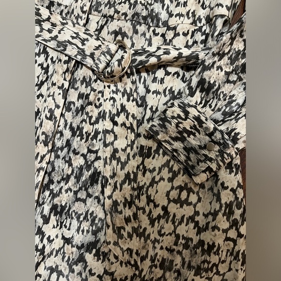 Women’s H&M beige patterned shirt dress - size small - Picture 2 of 6